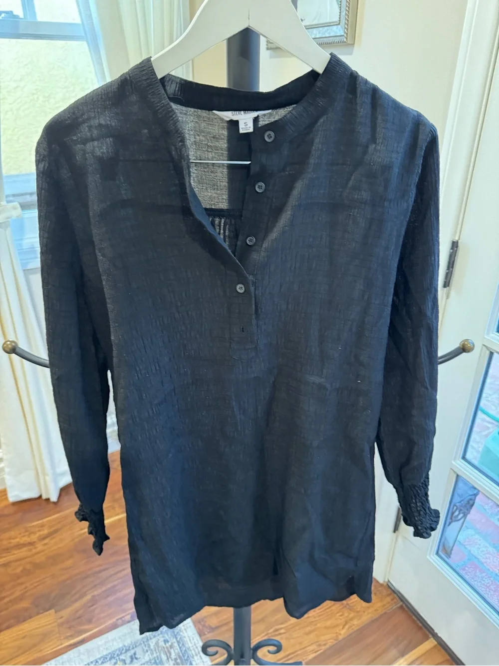 Steve Madden Black Long-Sleeve Shirt Coverup Classic Lightweight Size Small